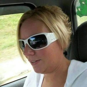 Meet your Posher, Kara